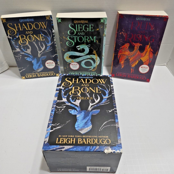 Grishaverse Shadow and Bone Trilogy Box Set | Lot of 3 Paperbacks Excellent - Picture 1 of 9